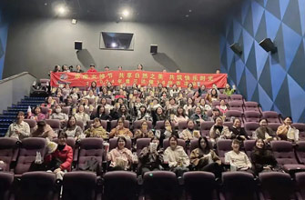 春光與你們都是這世界最好的風景，節(jié)日快樂！